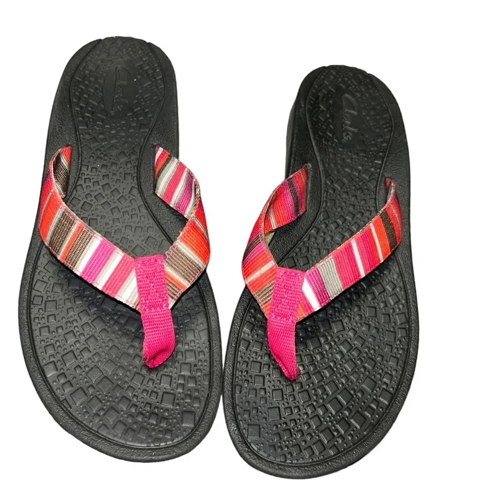 CLARKS Women's Flip Flops Thong Sandals PINK Multicolor Striped Comfort size 11
